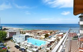 Hotel Saint Tropez Spa & Restaurant